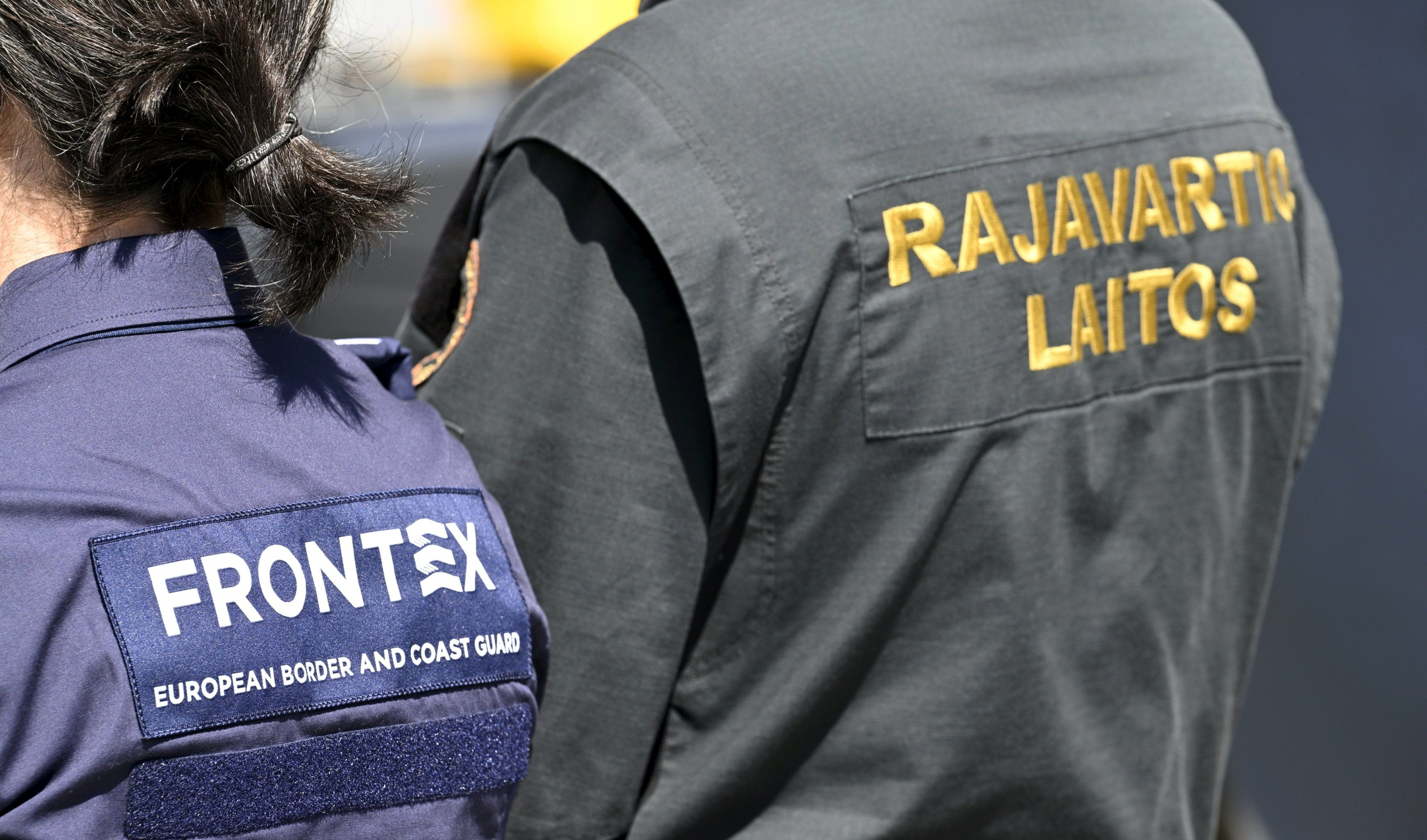 Ylen mukaan mies jäi kiinni Rajavartiolaitoksen rutiininomaisessa ulkomaalaisvalvonnassa Nizzaan lähtevän lennon portilla. LEHTIKUVA. 