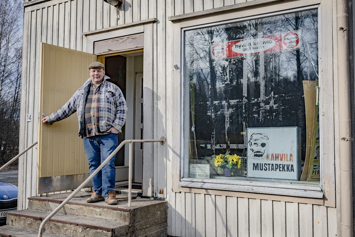 Musta Pekka -kyltti on peräisin Tampereella toimineesta kahvilasta.