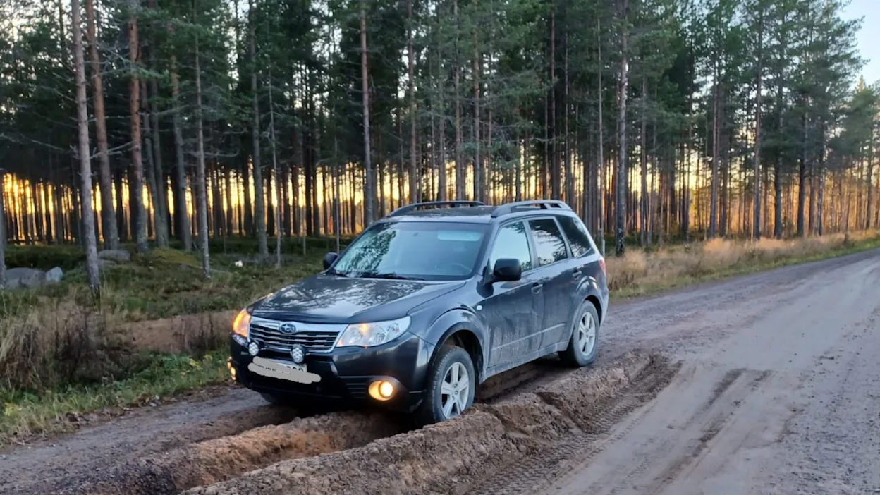 Viime vuonna Suomen surkeimman tien kisan voitti kuva Siikajoentiestä.