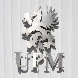 UPM jatkaa paperintuotantoa kilpailukykyisillä tehtaillaan Suomessa ja Saksassa.