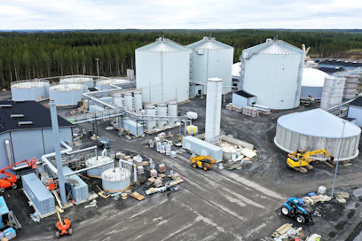 Atrian teollisuusalueen kyljessä sijaitsevan Nurmon biokaasulaitoksen toiminta käynnistyy jo kevään aikana. Laitoksen toteuttaa Nurmon Bioenergia oy, jonka enemmistöomistaja on Suomen Lantakaasu ja vähemmistöomistaja Atria Suomi oy. 