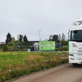 Biokaasu on hyvä käyttövoima raskaalle liikenteelle. Esimerkiksi kuvassa oleva maitoauto kulkee biokaasulla.