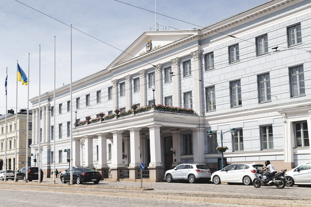 Helsingin kaupungin palkanmaksussa ilmeni viime vuonna poikkeuksellisia ongelmia, ja useat työntekijät eivät saaneet palkkojaan. Kuvassa Helsingin kaupungintalo. LEHTIKUVA / Roni Rekomaa.
