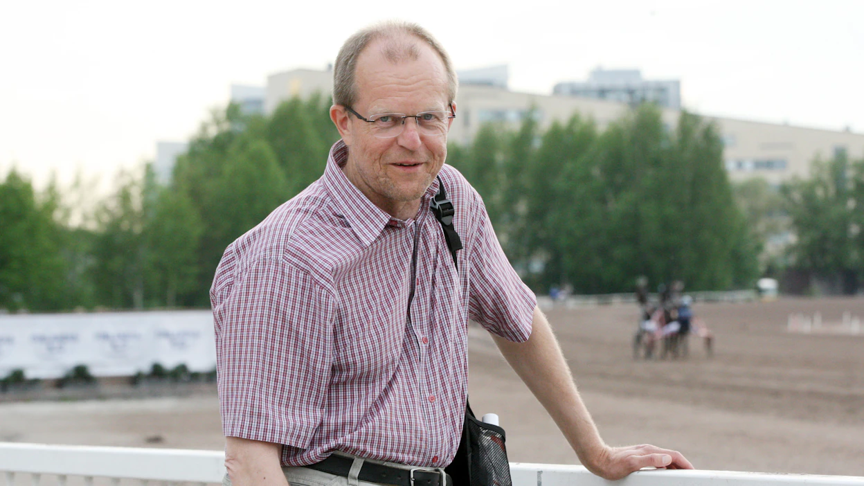 ”Varmaankin olen kovimpia raveissa kävijöitä siitä ryhmästä, jolla ei ole ammatillista syytä olla paikalla”, Esko Leinonen arvioi.