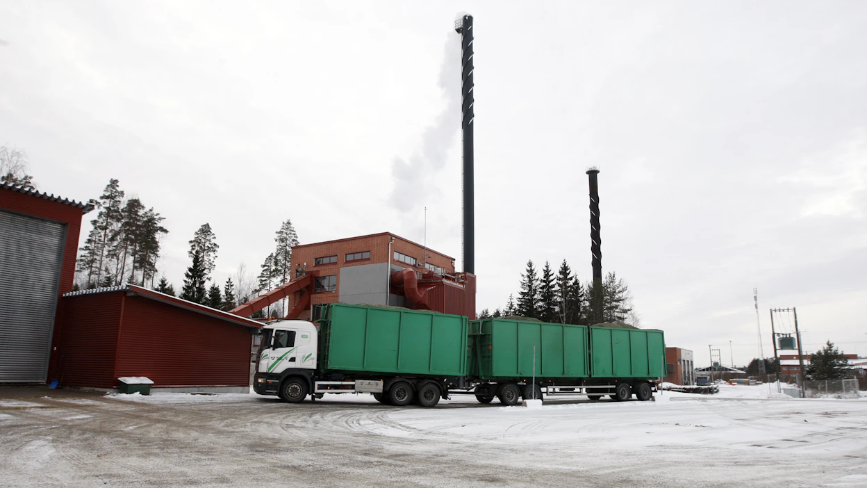Hallitus valmistelee kuljetuskustannuksia kohtuullistavan ammattidieselin käyttöönottoa.