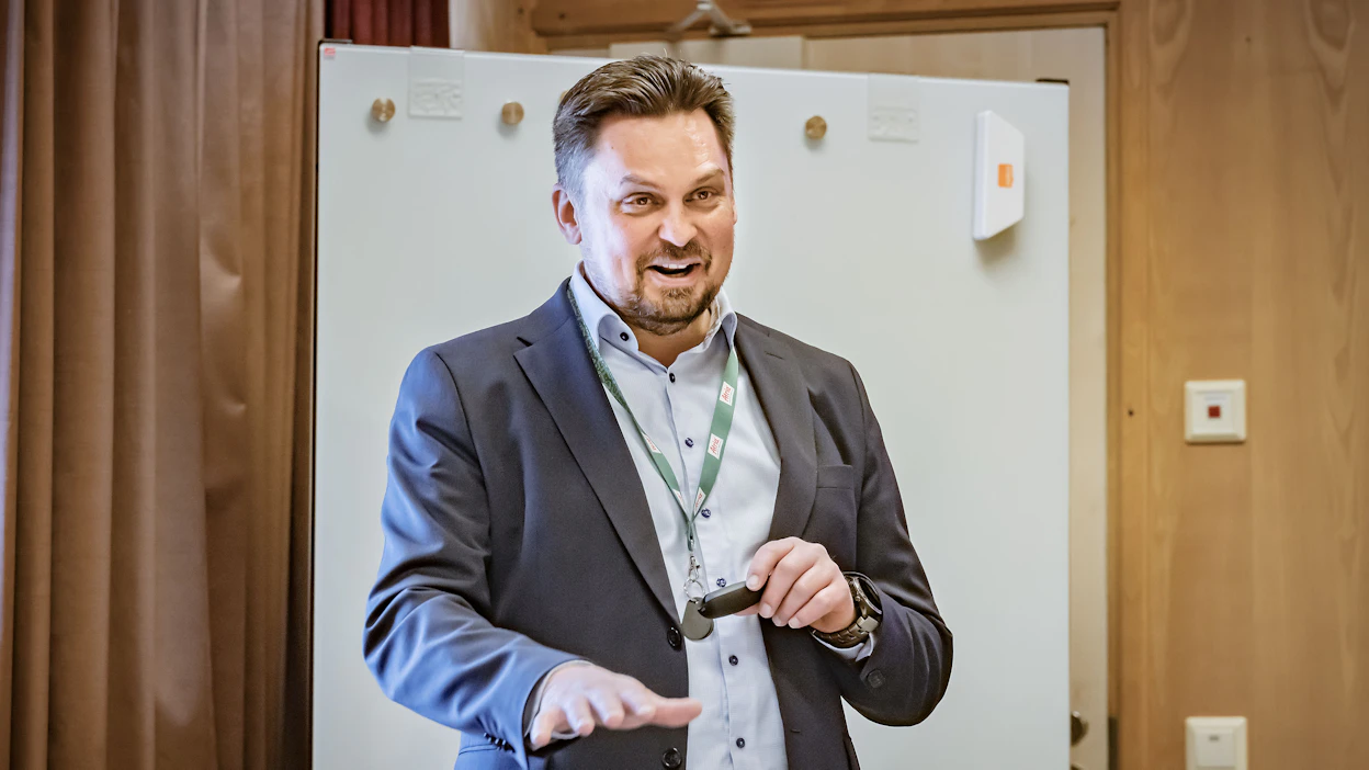 Atria Suomen toimitusjohtajan Mika Ala-Fossin mielestä emme osaa olla ylpeitä oman ruuantuotantomme vastuullisuudesta.