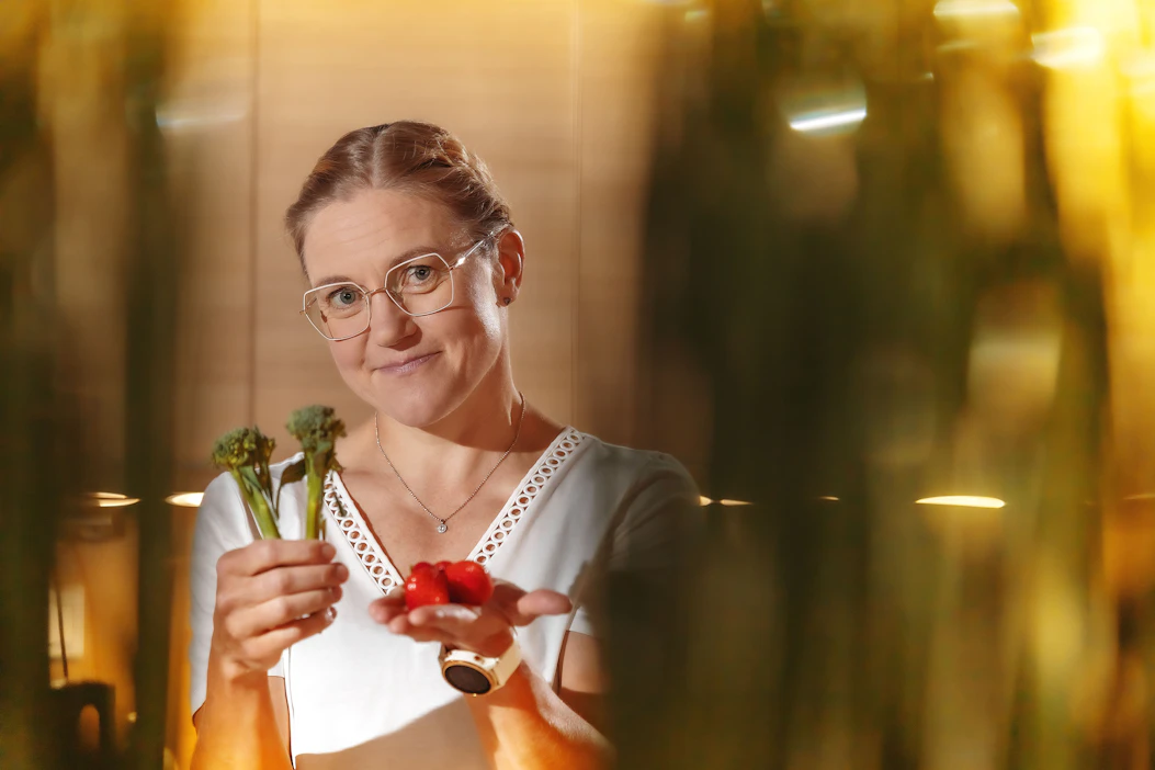 Terveystalon ravitsemusterapeutti Merja Kiviranta-Mölsä kertoo, että gramman tarkkuudella tehtävä ravintoaineiden saannin laskeminen ja niiden optimointi ei ole järkevää.