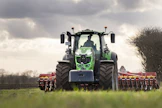 Deutz-Fahr oli vertailun ketterin traktori. Suorituskyky ja polttoaineen kulutus olivat hieman keskimääräistä paremmat.