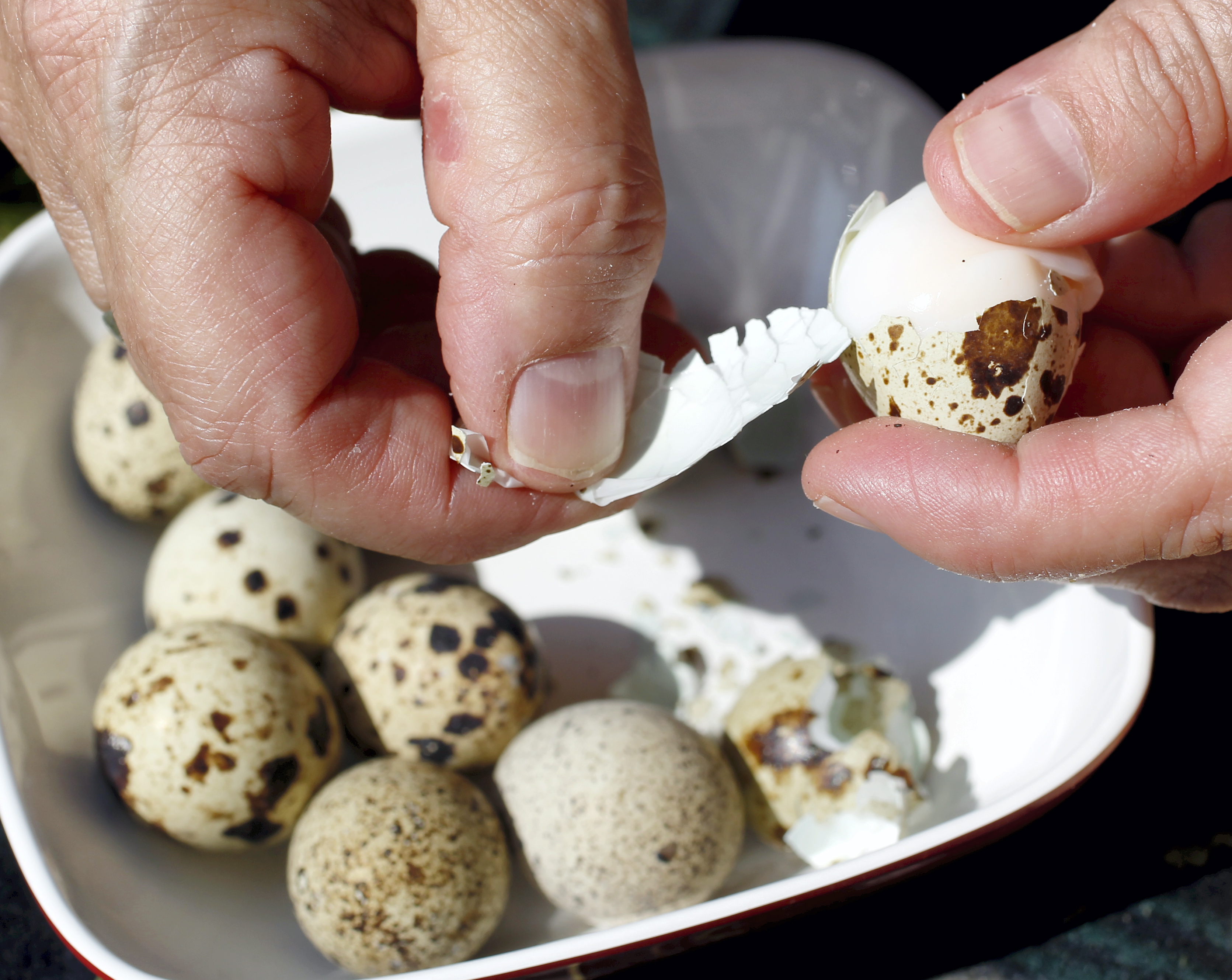 Suola auttaa kuoren irtoamisessa vain heti keittämisen jälkeen. Arkstokuva.