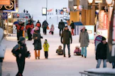 Visit Finlandin asiantuntijan Katarina Wakosen mukaan talvimatkailijat käyttävät rahaa enemmän kuin kesämatkailijat. LEHTIKUVA / Aku Häyrinen. 