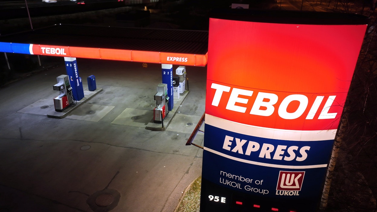 Suljettu Teboilin kylmäasema Espoon Friisilässä keskiviikkona. LEHTIKUVA / Heikki Saukkomaa.