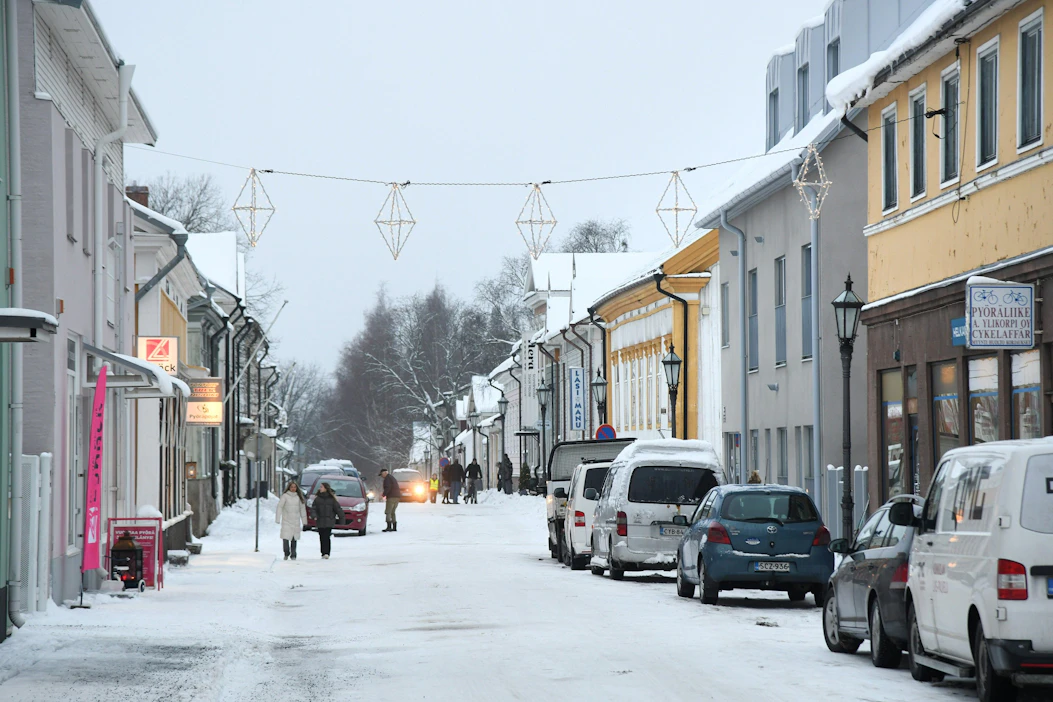 Joulu-huhtikuussa Kokkolan Energian asiakkaat maksavat sähköstä 17,60 snt/kWh, jossa on mukana kymmenen prosentin arvonlisävero. Hintakatto on voimassa vain Kokkolan alueen asiakkaille. LEHTIKUVA / TOMI HIRVINEN.