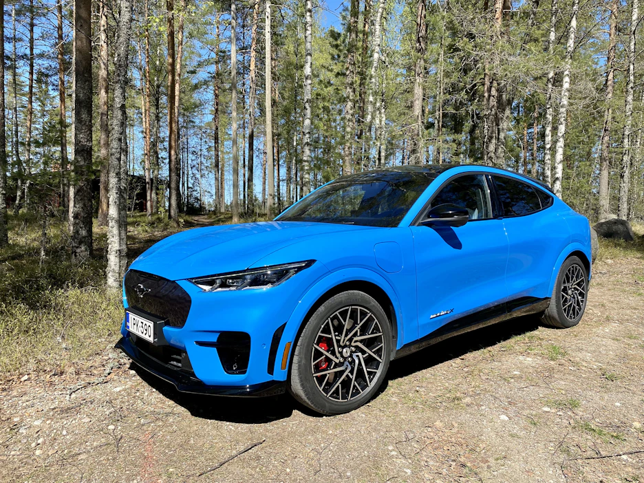 Sähköautojen osuus on kasvanut ja dieselien laskenut. Kuvassa Ford Mustang Mach-E GT.