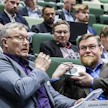 MTK Keski-Suomen Juhana Jalkanen muistutti kunnollisista korvauksista peltojen läpi kulkevista sähkölinjoista. Tomi Ahonen auttoi eteen toimivan mikrofonin.