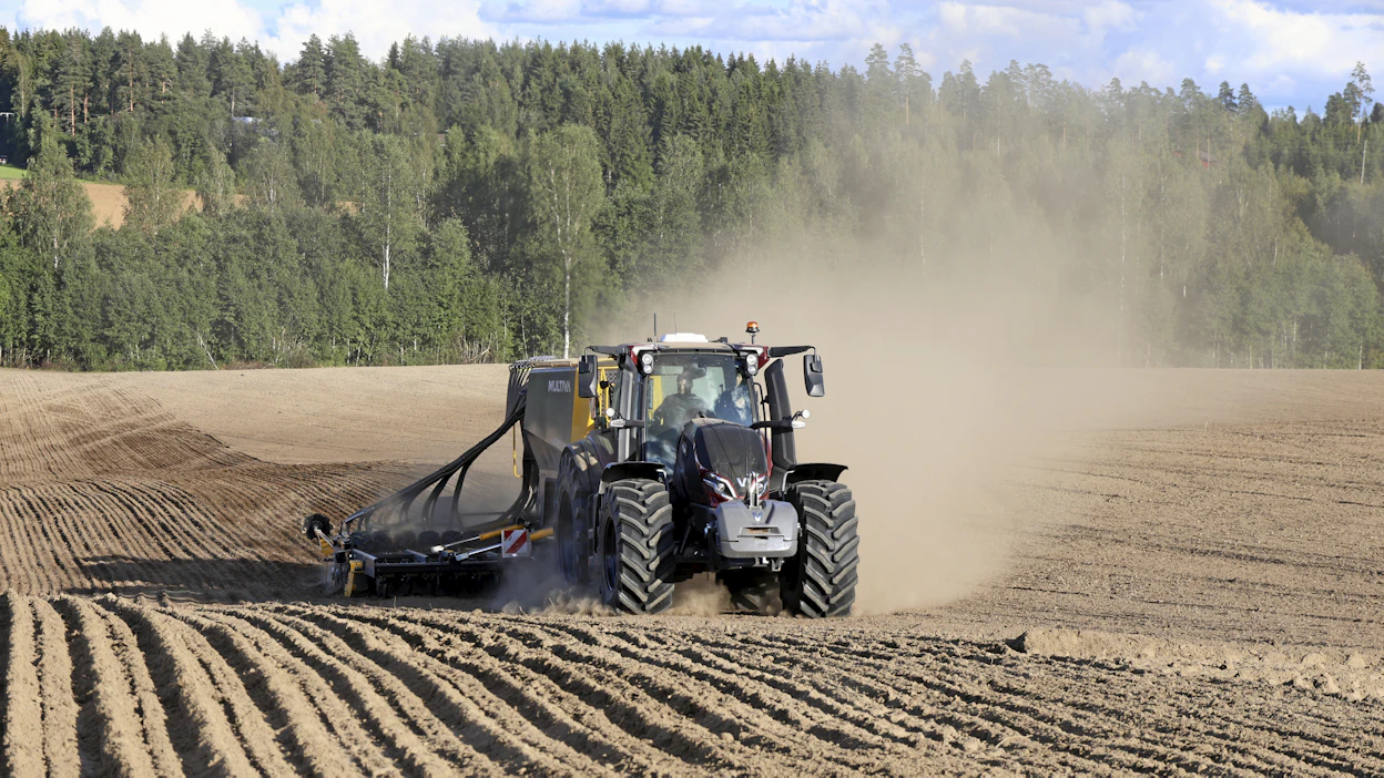 Tukihakemusten määrä kertoo osaltaan siitä, miten tuotantoa harjoittavien tilojen määrä kehittyy. Laskusuunta on tasainen. Kuvituskuva.