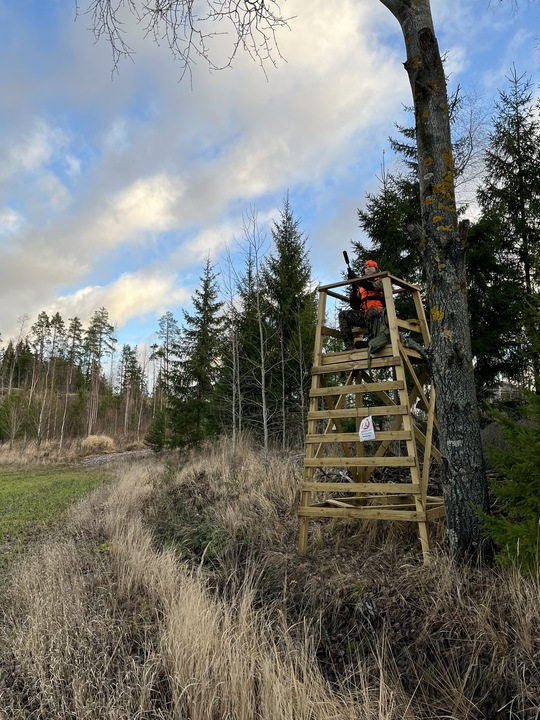 Metsästystorneihin kohdistuvasta ilkivallasta on aina ilmoitettava poliisille.