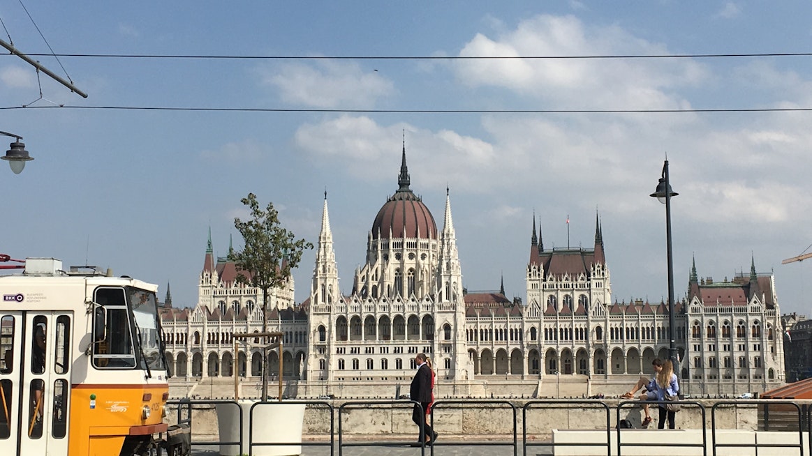 59-vuotias Viktor Orbán sai huhtikuussa neljännen kerran perustuslain muuttamiseen tarvittavan enemmistön Unkarin parlamenttiin.