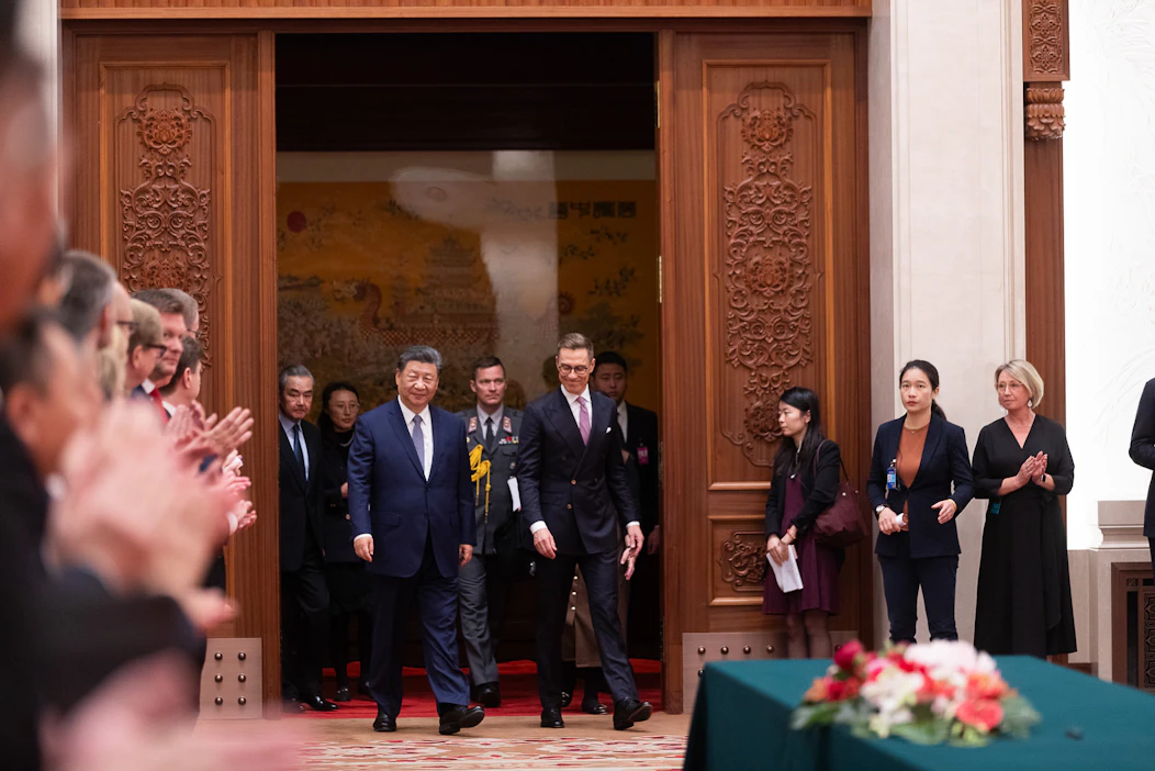 Tasavallan presidentti Alexander Stubb vieraili mittavan valtuuskunnan kanssa vienninedistämismatkalla Kiinassa. Vierailun tuloksena varmistui esimerkiksi kahden tuotantolaitoksen vientilupa suomalaiselle broilerille.