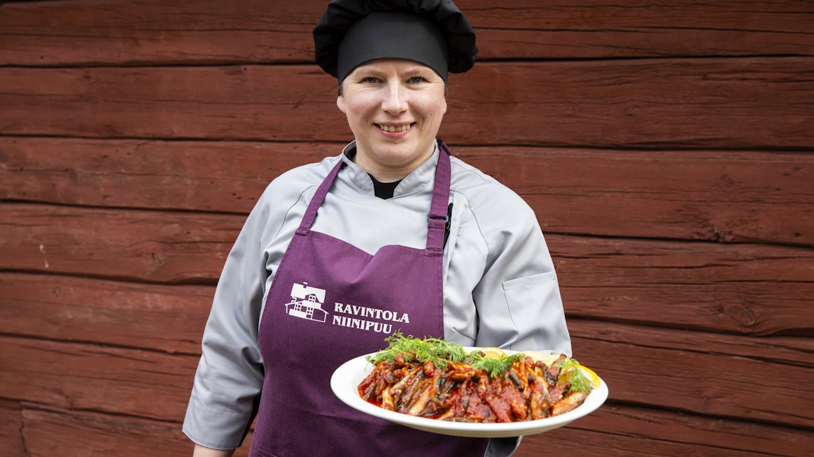 Marite Lace toimii ravintola Niinipuun kokkina.