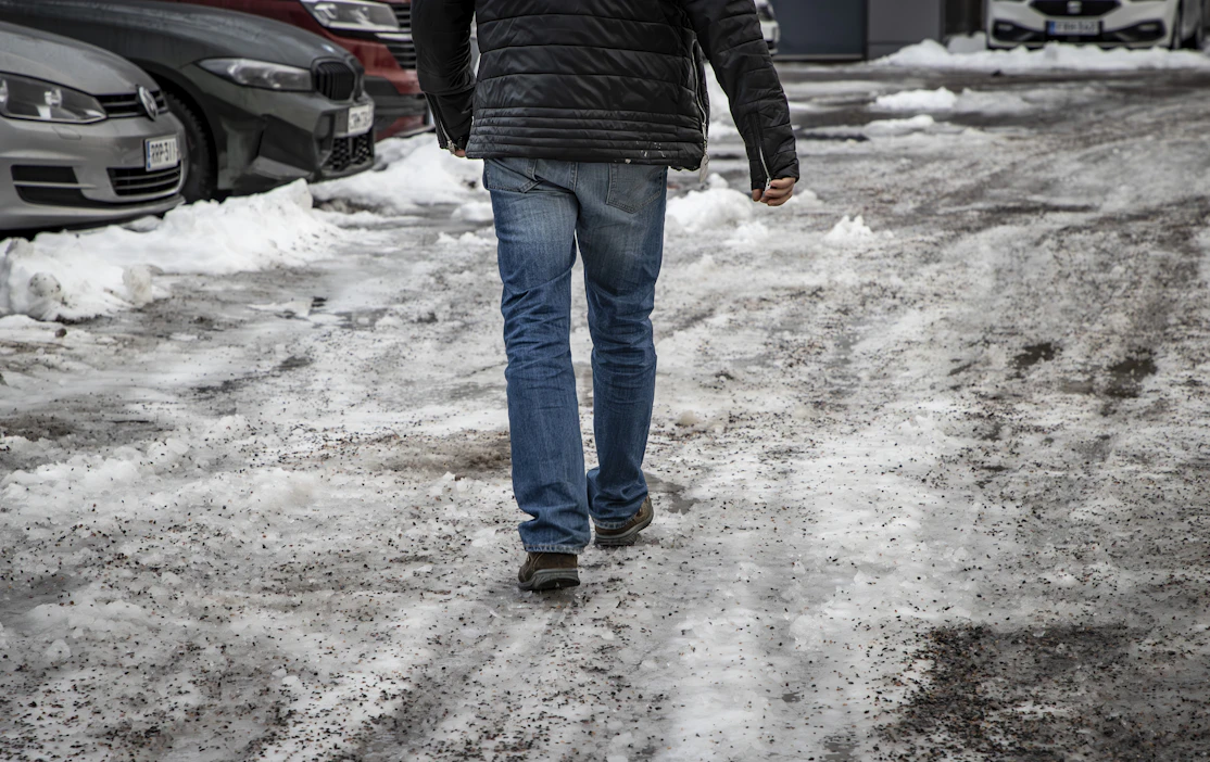 Sää lauhtuu lounaisten ilmavirtausten mukana.
