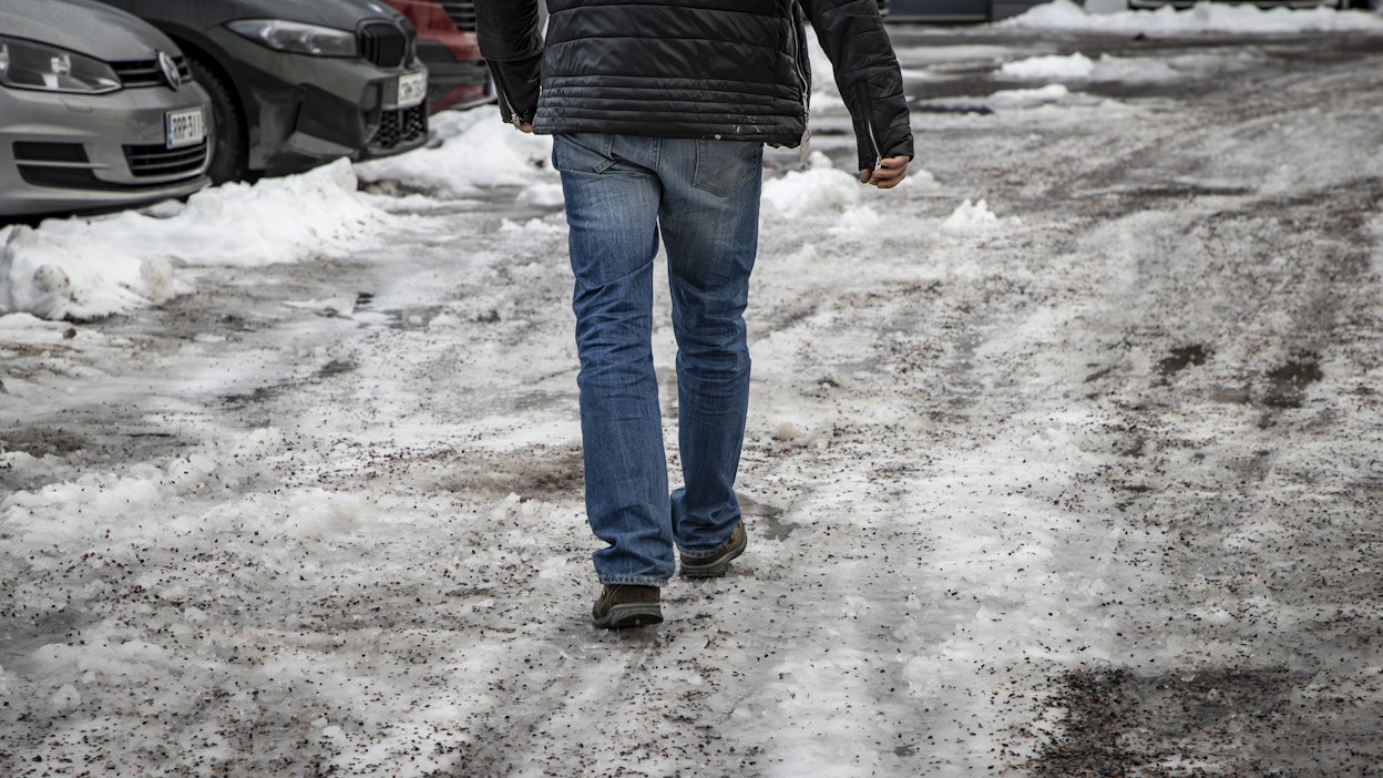 Sää lauhtuu lounaisten ilmavirtausten mukana.