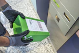 Pakettiautomaateilla käy kuhina, kun kuluttajat tilaavat ja palauttavat verkosta ostamiaan tuotteita.