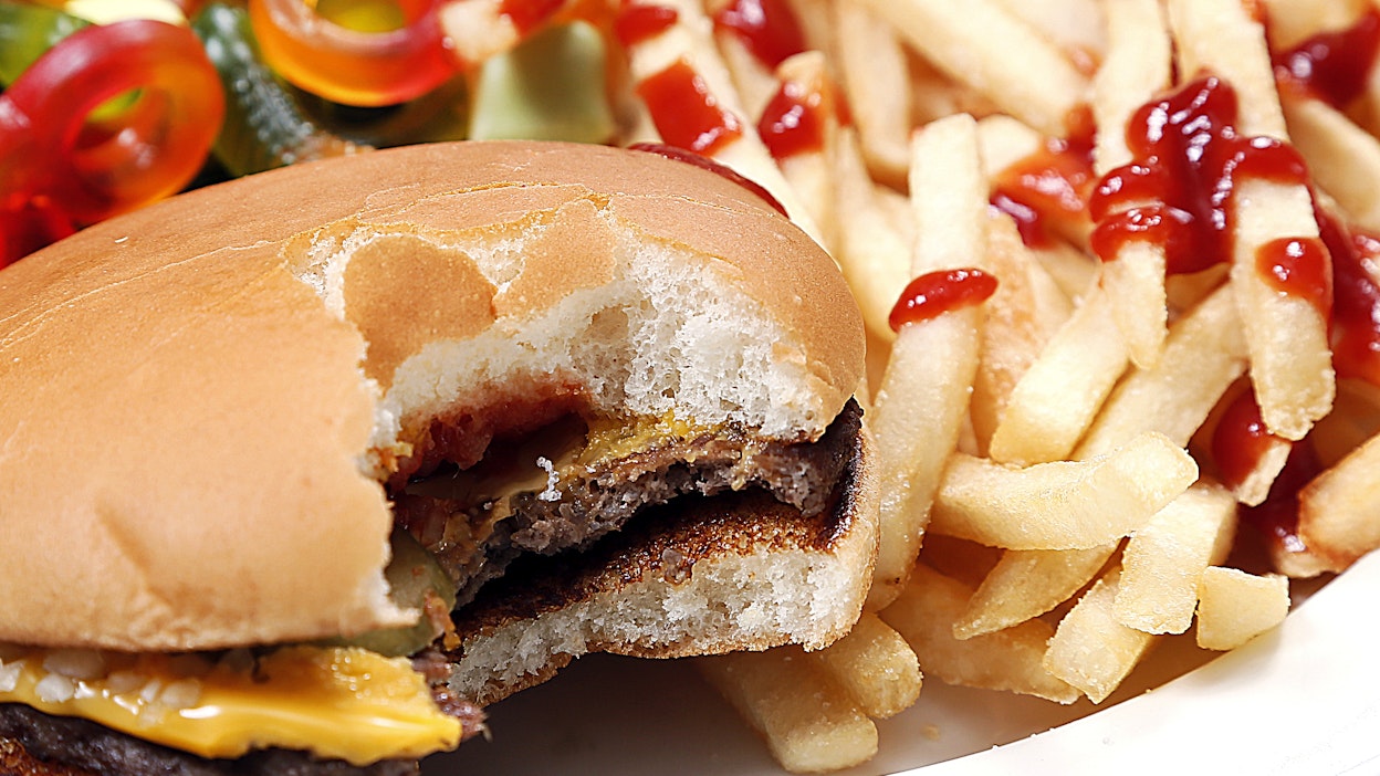 Syöminen ei saisi olla ainoa tapa käsitellä stressiä.