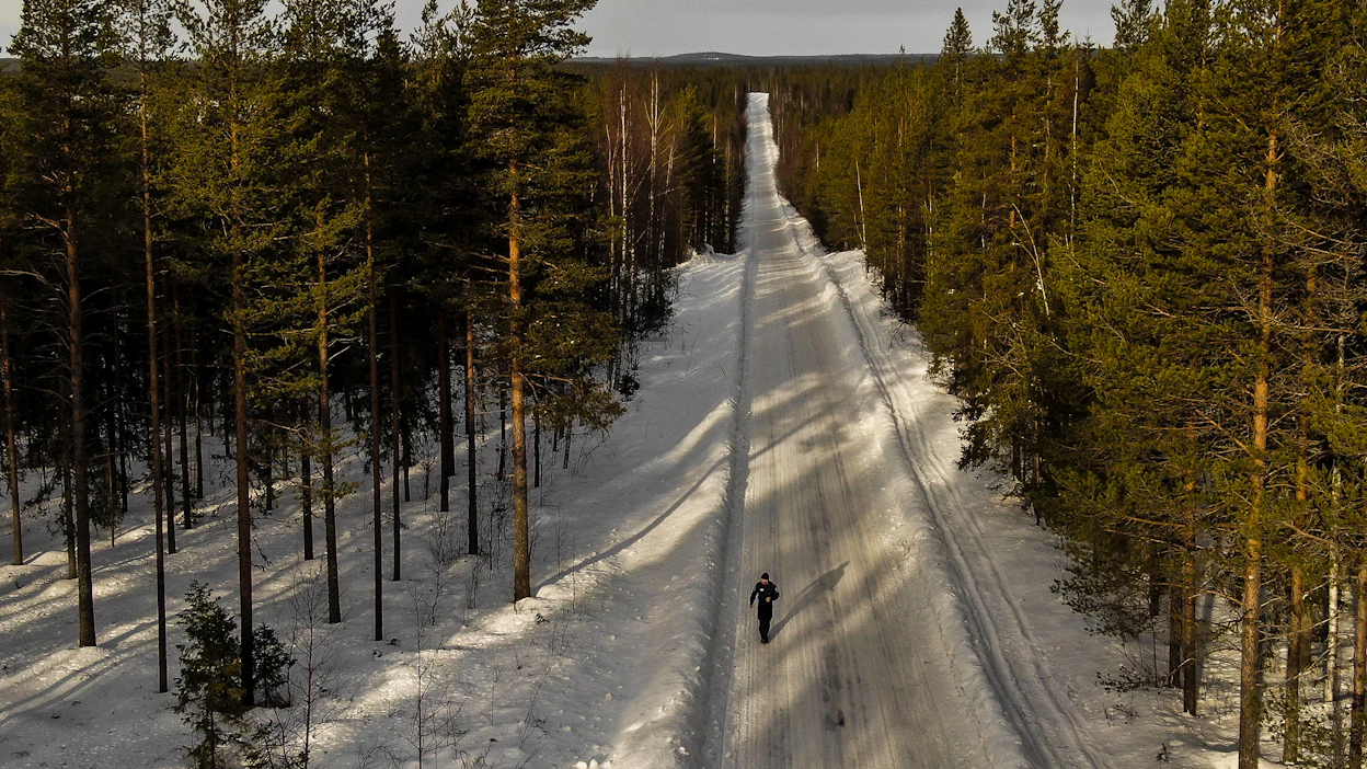 Jos henkilö tuupertuu metsään vaikkapa sairaskohtauksen takia, häntä on sitä vaikeampi löytää, mitä enemmän aikaa kuluu.