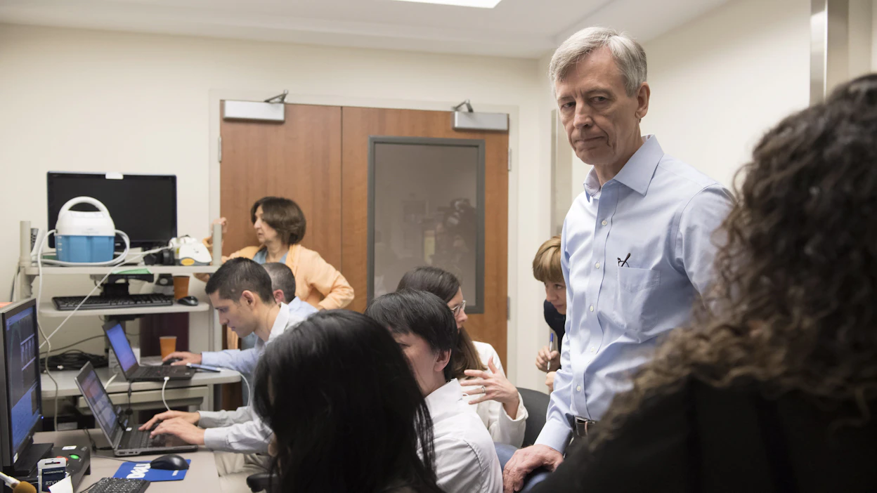 Professori Kullervo Hynynen johtaa Sunnybrook-tutkimuslaitosta Torontossa Kanadassa.