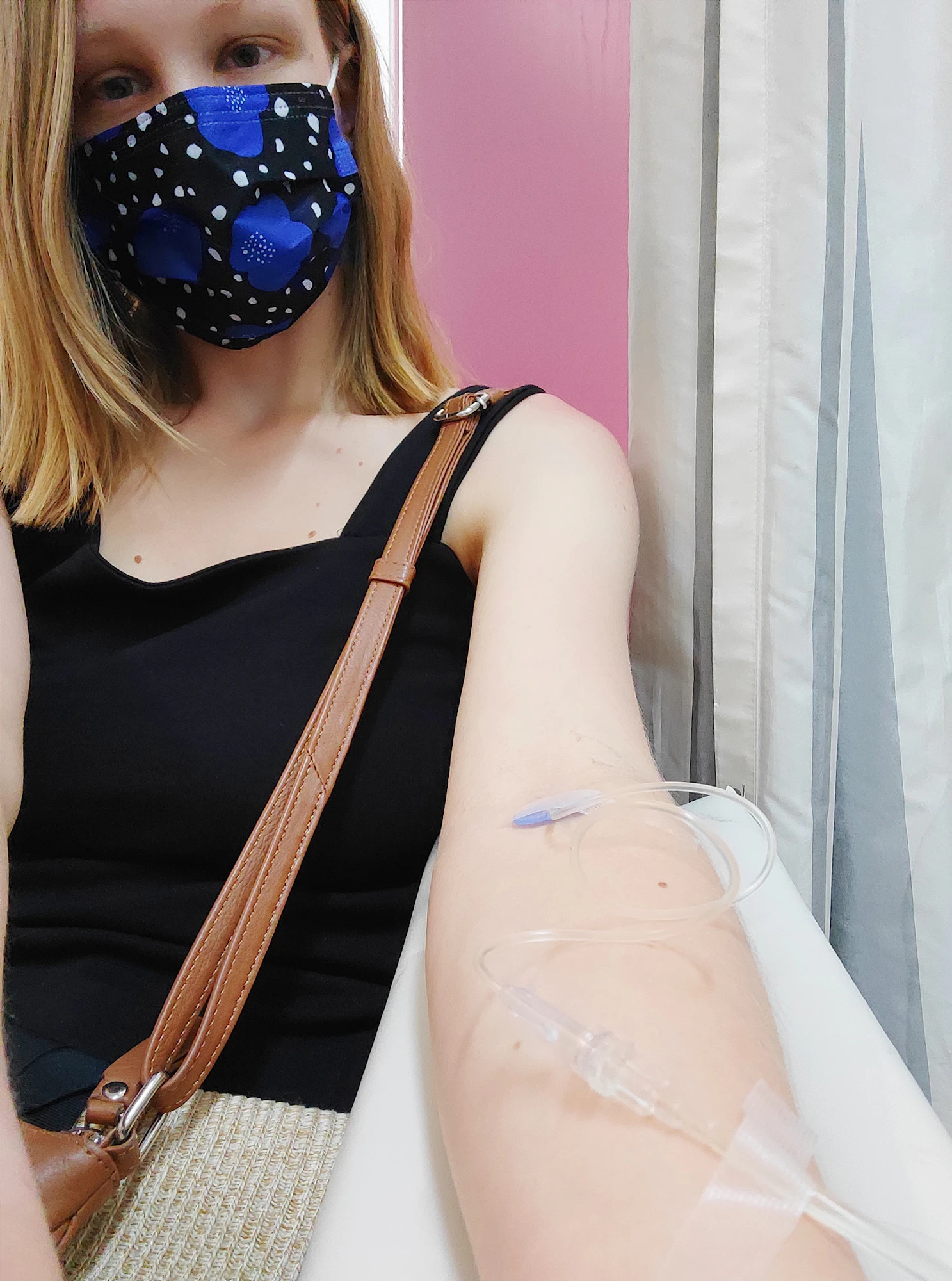 Kroonisen borrelioosin hoito Saksassa, kasvilääkintä ja muut hoitokokeilut ovat maksaneet Janette Niittymäelle noin 20 000 euroa.