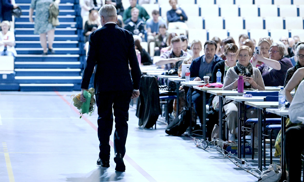 Pekka Haavisto osallistuu ensi vuoden alussa pidettäviin presidentinvaaleihin valitsijayhdistyksen kautta. Hän on ollut vihreiden ehdokkaana kaksissa aiemmissa presidentinvaaleissa. LEHTIKUVA / Heiki Saukkomaa.