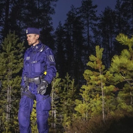 Poliisi tekee erävalvontaa yhteistyössä muiden viranomaisten, kuten Rajavartiolaitoksen, Riistanhoitoyhdistysten sekä Metsähallituksen erävalvojien kanssa.