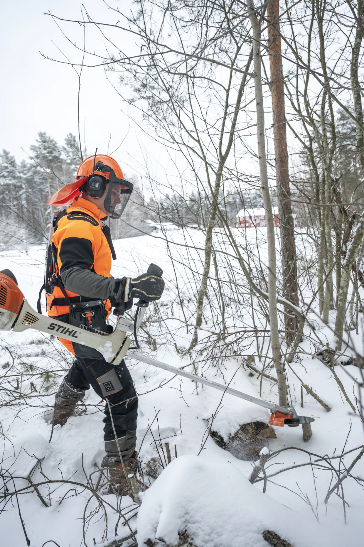 Työntekoa tulee keventää tai se tulee keskeyttää, jos töitä tehtäessä tulee selkeitä oireita, kuten rintakipua tai rytmihäiriöitä.