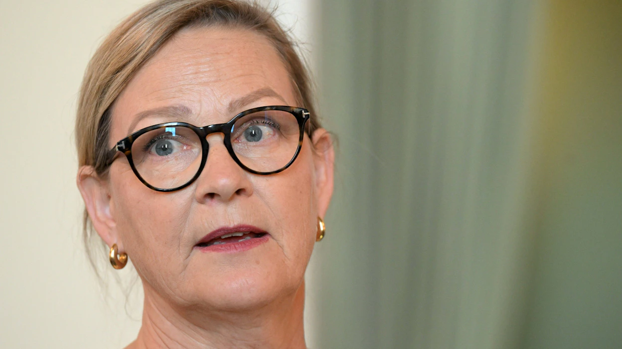 RKP:n Eva Biaudet eduskunnan täysistunnossa Helsingissä 8. syyskuuta 2023. LEHTIKUVA / VESA MOILANEN.