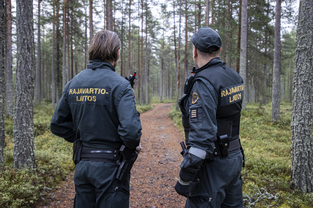 Rajavartijalaitos kohtaa usein työssään luonnonkappaleita partioidessaan maastossa. Kuvituskuva vuodelta 2020.