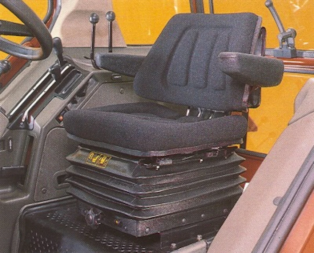 90FiatagriWinnerohjaamo