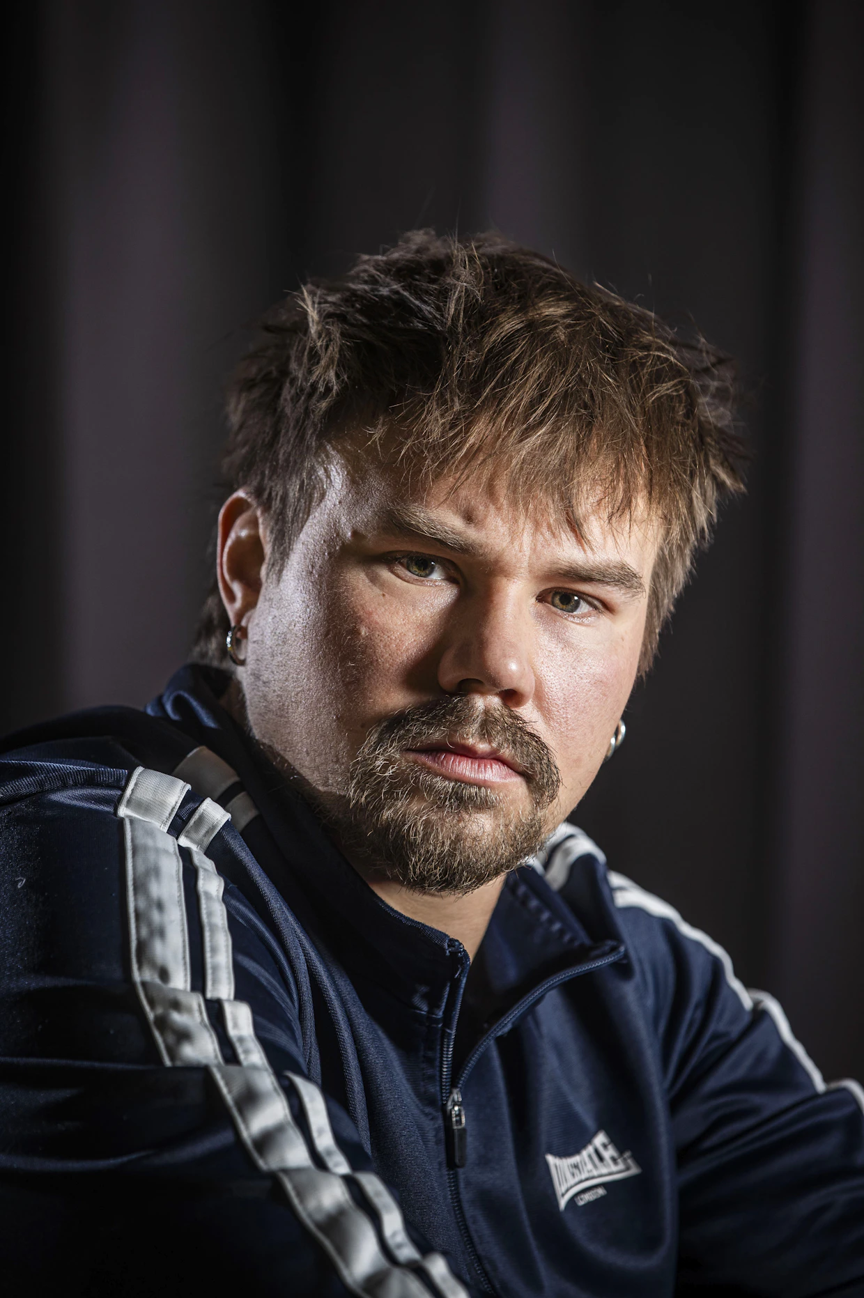 Hirvonen ajattelee, että meissä kaikissa on ihmisyyden kaikki puolet, myös pahuuteen taipuvaiset. ”Elämä muovaa meistä sellaisia kuin olemme.”