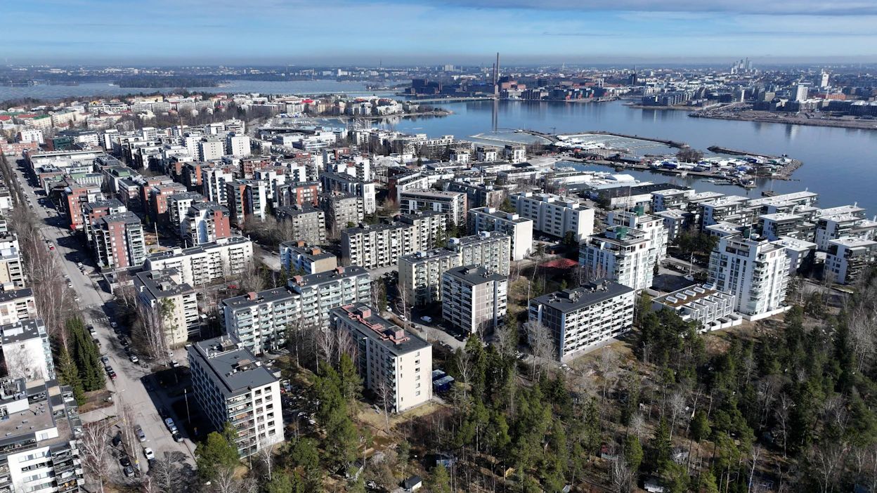 Suomen ympäristökeskuksen mukaan vuonna 2021 kunkin suomalaisen hiilijalanjälki oli keskimäärin 7,7 tonnia hiilidioksidiekvivalenttia, kun vuonna 2000 luku oli noin 14 tonnia. LEHTIKUVA / ANTTI AIMO-KOIVISTO.