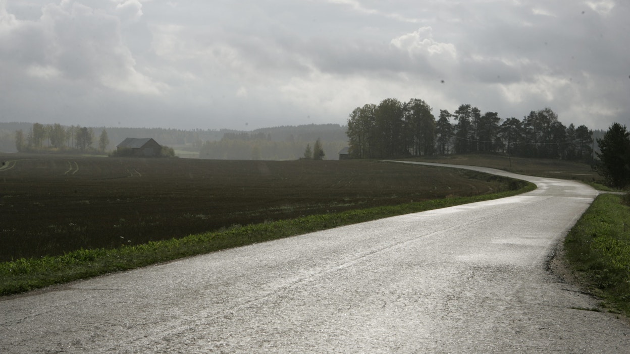 Tällä viikolla saadaan vettä, ja moin paikoin myös ukkostaa ja tulee kovaa.