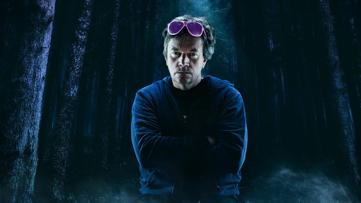 Teemu Keskisarja ja kuolleet ihmiset -sarja on kertomus kirjailijan päänsisäisestä maailmasta.