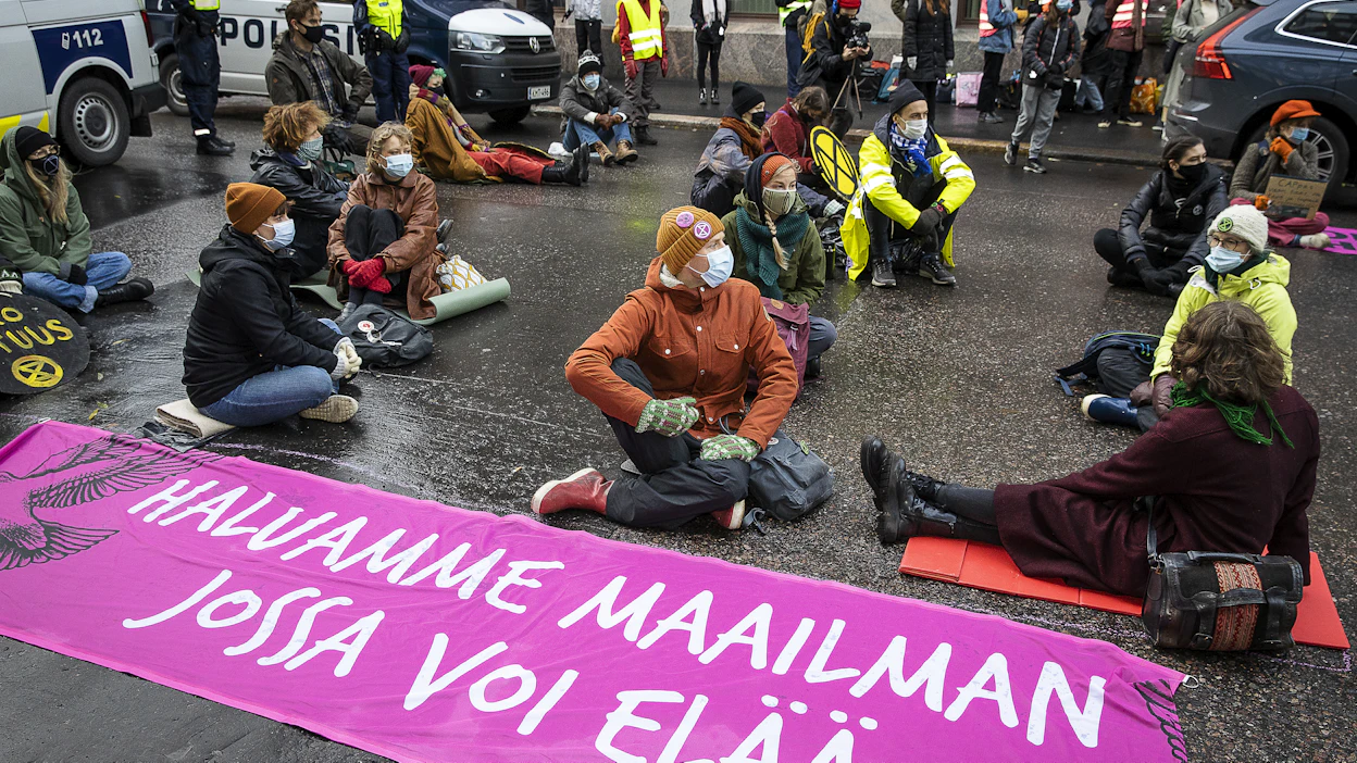 Elokapina vaati koko kesäkuun kestäneessä kampanjassaan ympäristölle ja ilmastolle haitallisten tukien lopettamista. Kuva vuodelta 2020.