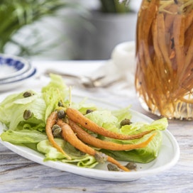 Käytä harvennusporkkanoita aterioiden lisukkeena tai salaattien raaka-aineena. Pikkelöidyt porkkanat eivät kaipaa kastiketta.