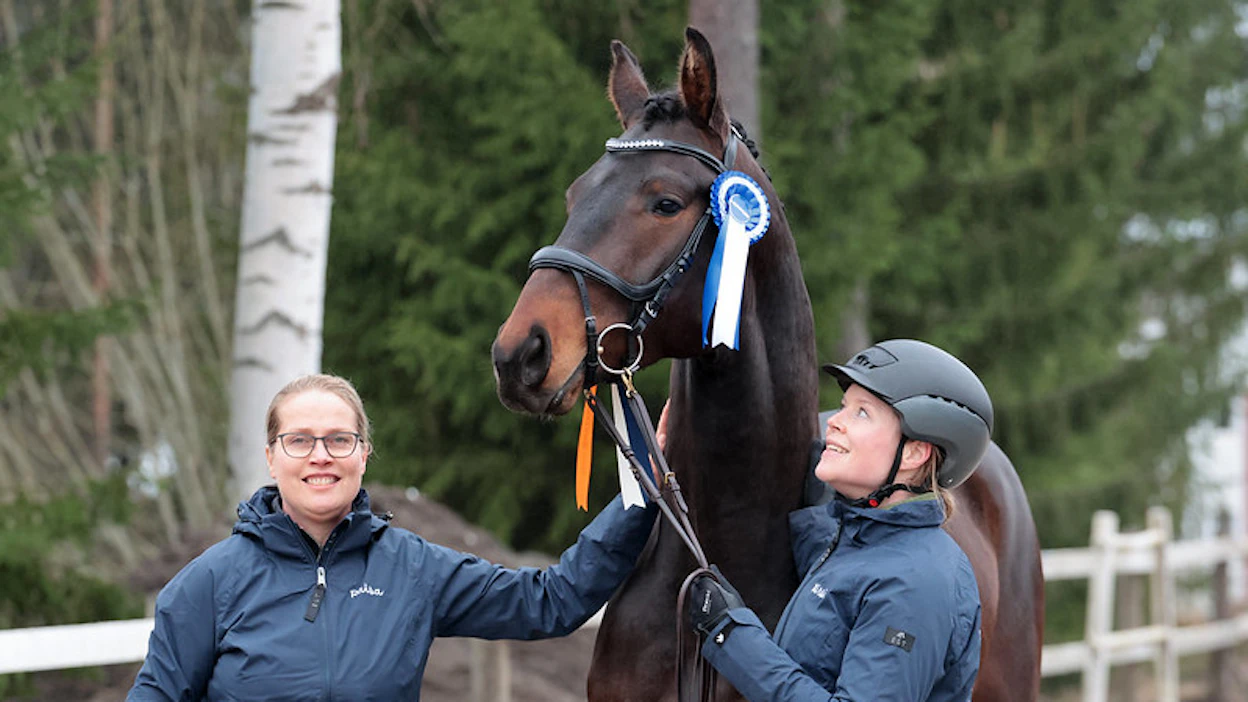 Raisa Francis (vas.), Sir Sawyer Francis ja Kirsi Oksanen onnistuivat erinomaisesti viime kevään Oripäivillä.