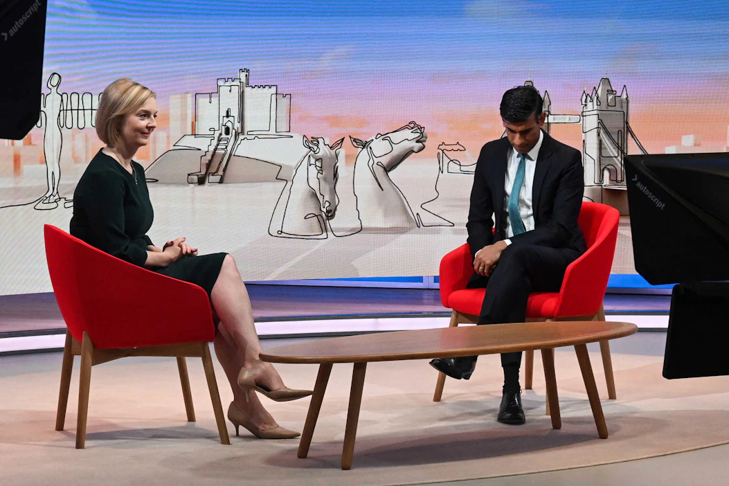 Loppusuoralla on ollut kaksi ehdokasta, Britannian nykyinen ulkoministeri Liz Truss (vas.) ja entinen valtiovarainministeri Rishi Sunak (oik.). LEHTIKUVA / AFP.