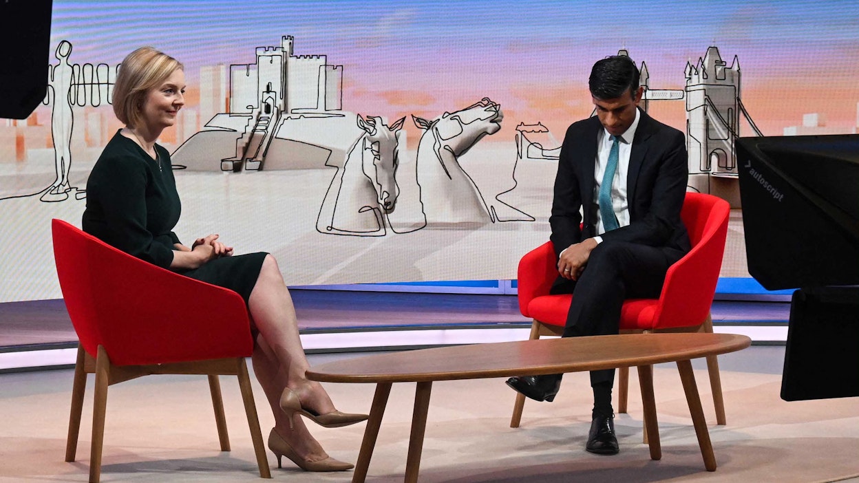 Loppusuoralla on ollut kaksi ehdokasta, Britannian nykyinen ulkoministeri Liz Truss (vas.) ja entinen valtiovarainministeri Rishi Sunak (oik.). LEHTIKUVA / AFP.