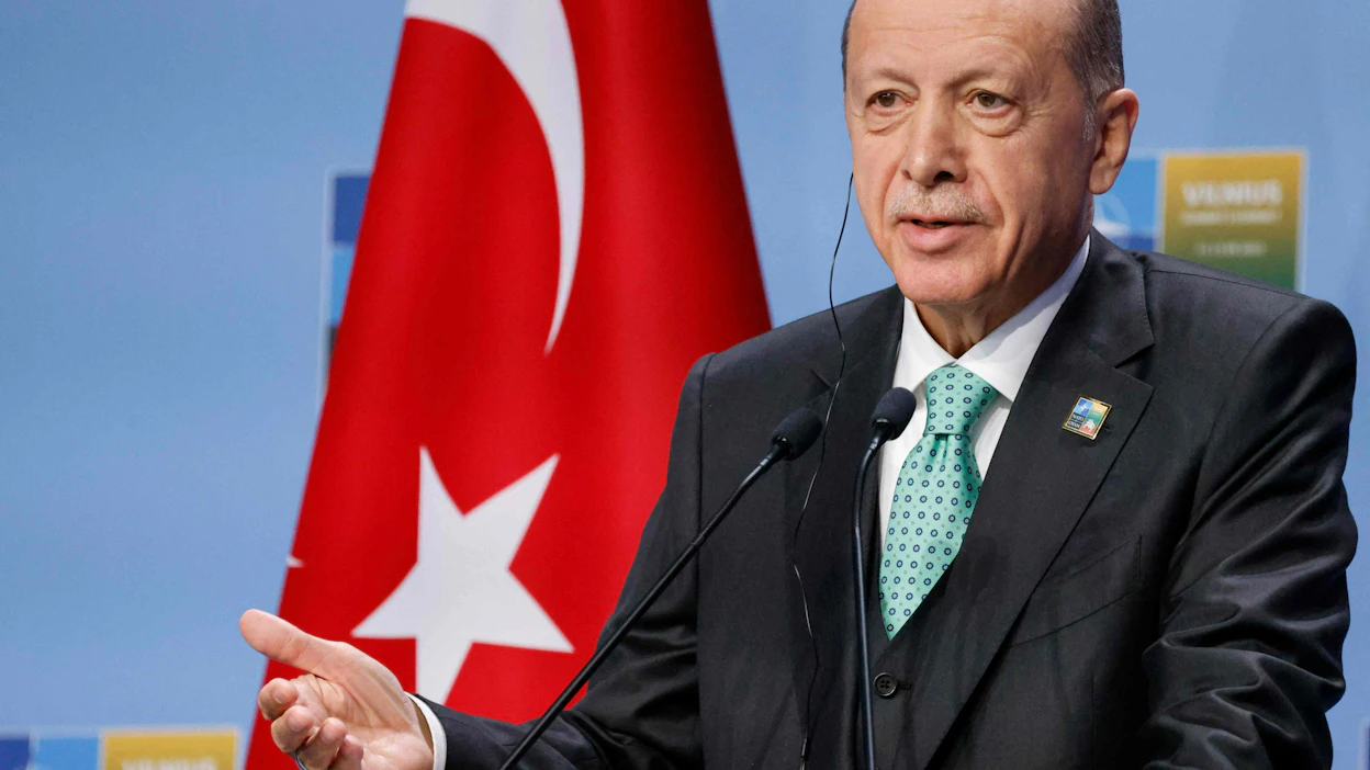 Turkin presidentti Recep Tayyip Erdogan sanoo työskentelevänsä Venäjän ja Ukrainan kanssa pelastaakseen Mustanmeren viljasopimuksen. LEHTIKUVA/AFP.