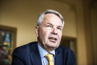 Pekka Haavisto kertoi keskiviikkona, ettei lähde ehdolle kuntavaaleissa. Hän sanoi asettavansa edelle rauhanrakentamiseen liittyvän tehtävän.