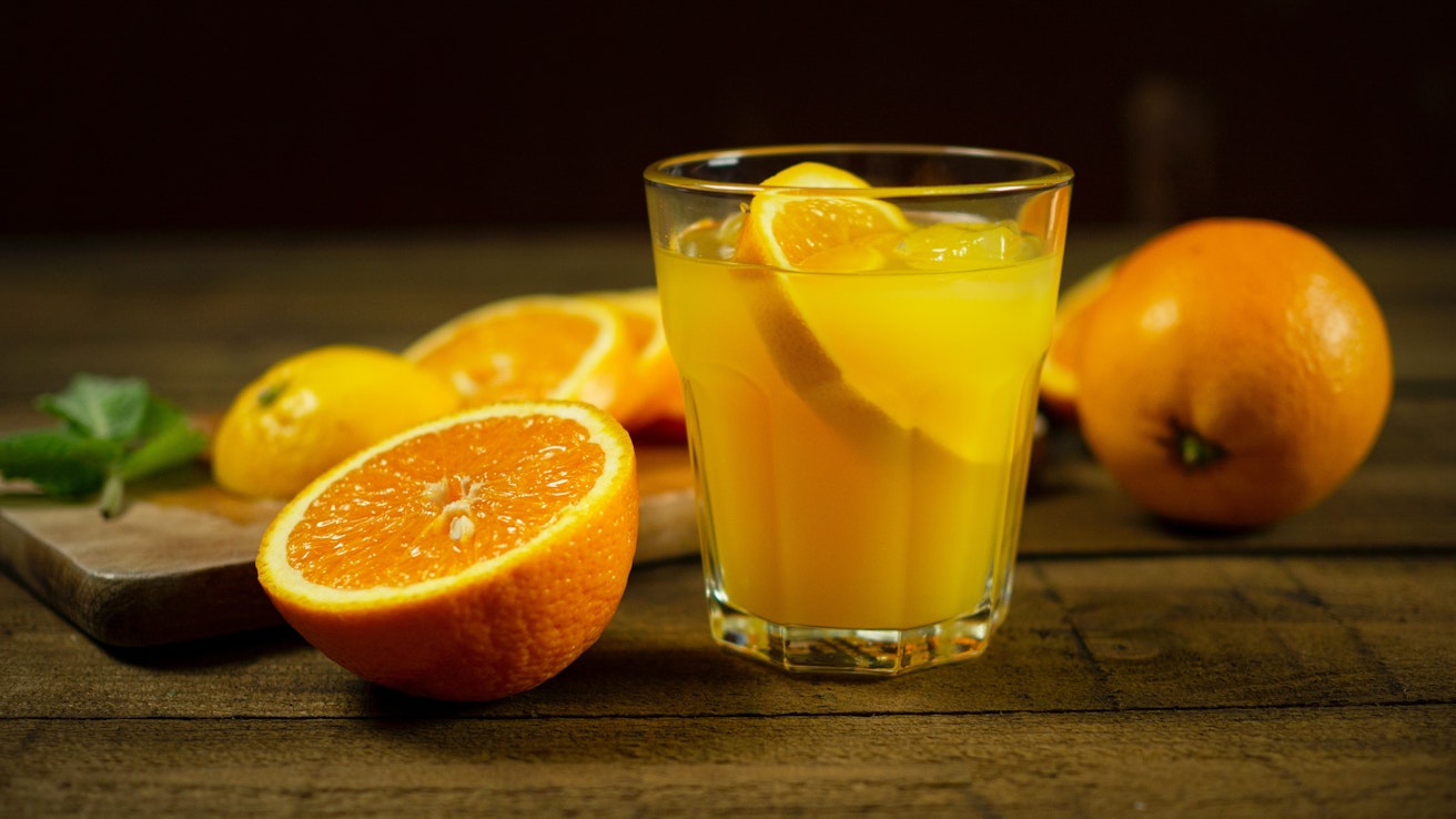 Appelsiinimehun raaka-aineesta on pulaa kuivuuden, hurrikaanien ja kasvitautien takia.
