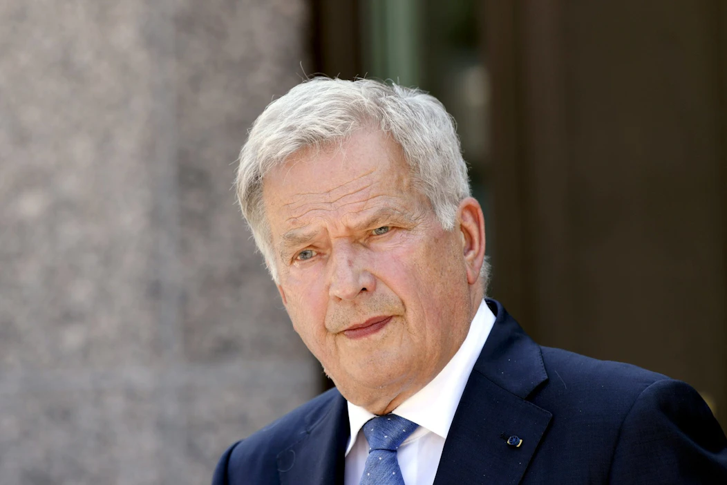 Presidentti Sauli Niinistö kuvasi Suomen, Ruotsin ja Turkin välisiä tiistain keskusteluja asiakokonaisuuksiltaan tiiviiksi ja tiukoiksi. Lehtikuva/Markku Ulander.