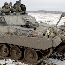 Panssariprikaatin Leopard 2 -miinanraivausvaunu osallistui sotaharjoitukseen vuonna 2008.